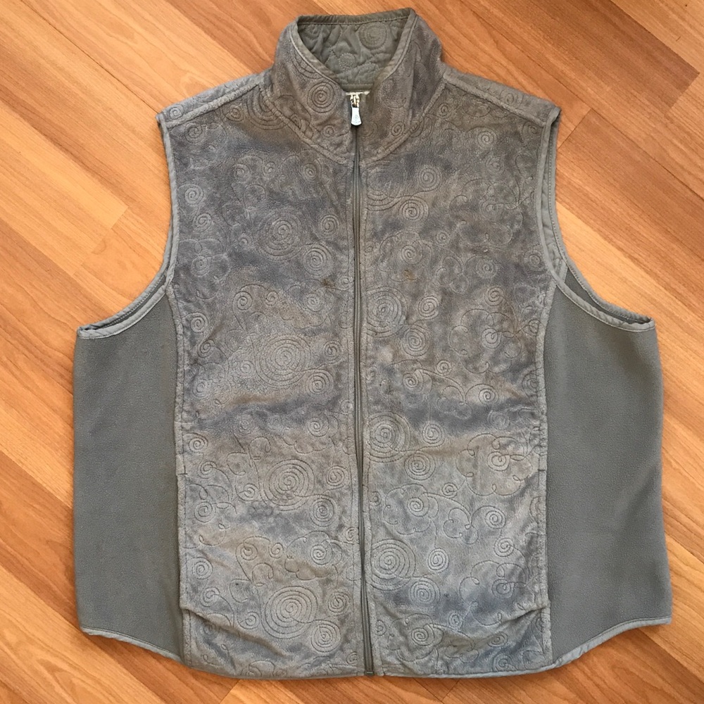 Mandarin Blu active woman slate gray zip up vest